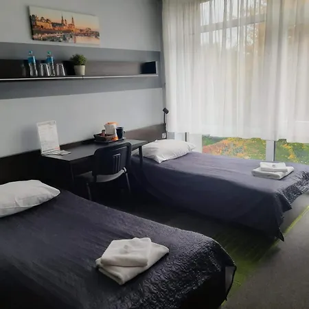Mloda Europa Hotel *