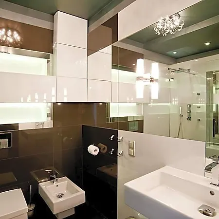 Hotel Mloda Europa *