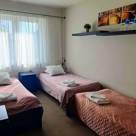 Mloda Europa Hotel *