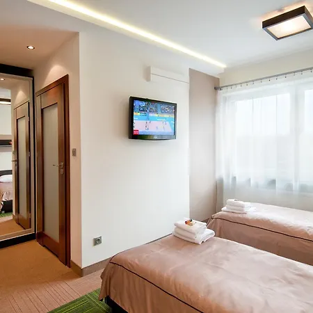 Hotel Młoda Europa *