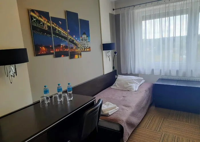 Mloda Europa Hotell *